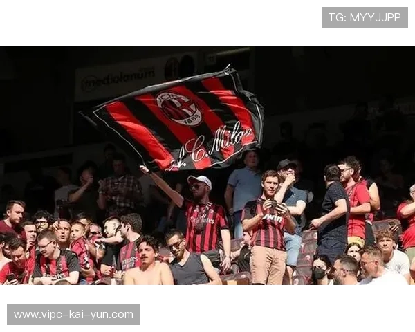 AC米兰右路连线顺畅，特奥高速插上传中极具威胁